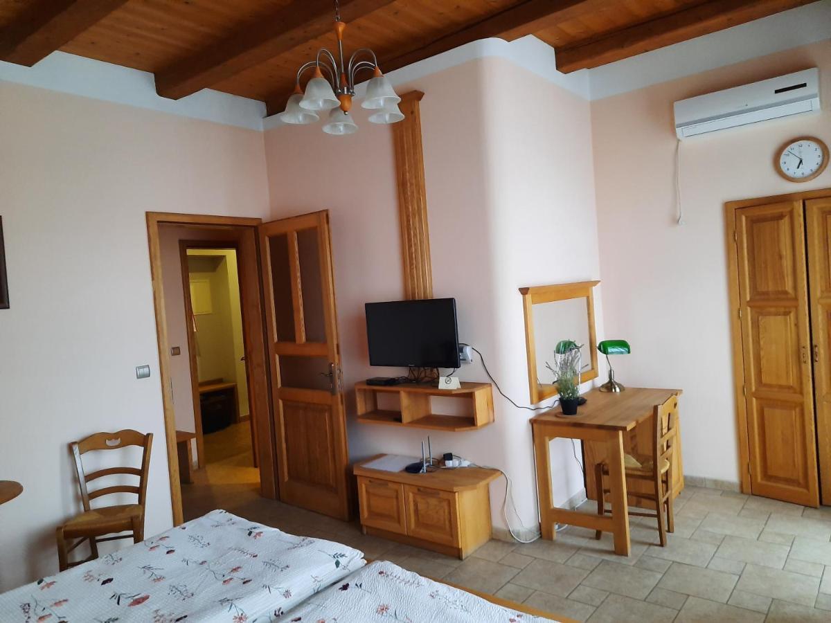 Appartment Centrum كارلوفي فاري المظهر الخارجي الصورة