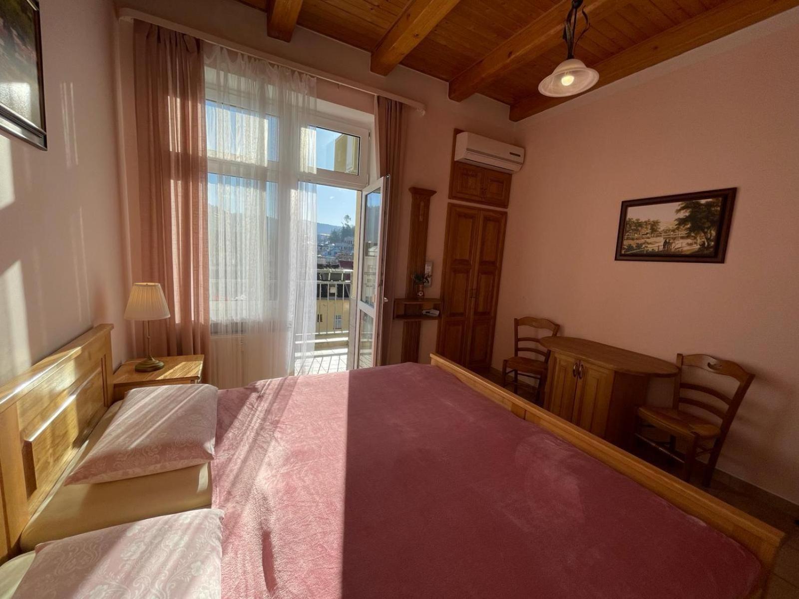 Appartment Centrum كارلوفي فاري المظهر الخارجي الصورة